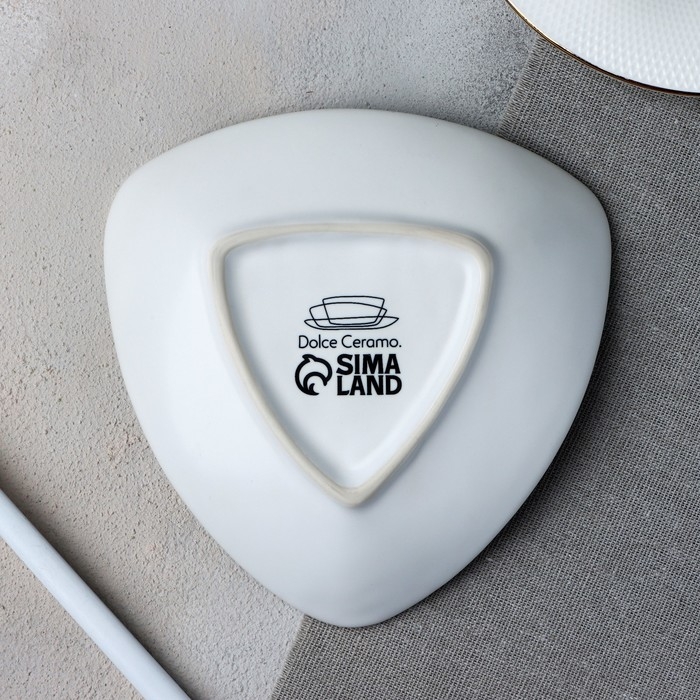 Тарелка керамическая «Пасхальные зайки», 13.5 х 13.5 см, цвет белый Тарелка керамическая «Пасхальные зайки», 13.5 х 13.5 см, цвет белый