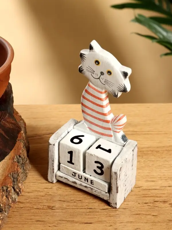 Календарь настольный &laquo;Полосатый кот&raquo;, 7&times;4&times;14 см, дерево, бело-красный