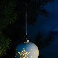 Ёлочный шар &laquo;Звёздочки&raquo;, 6.9&times;6.9&times;5.9 см, 1 LED, керамика, от батареек LR44&times;2, свечение тёплое белое