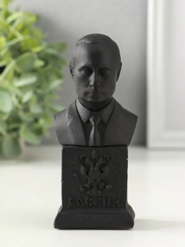 Бюст &laquo;Путин В.В.&raquo;, гипс, 12&times;6 см, графит