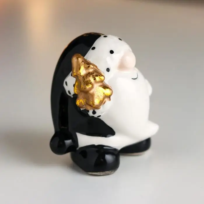 Сувенир керамика Сувенир керамика "Дедушка Мороз, чёрный кафтан и колпак в горох, золотая ёлочка" 7,8х7х6 см