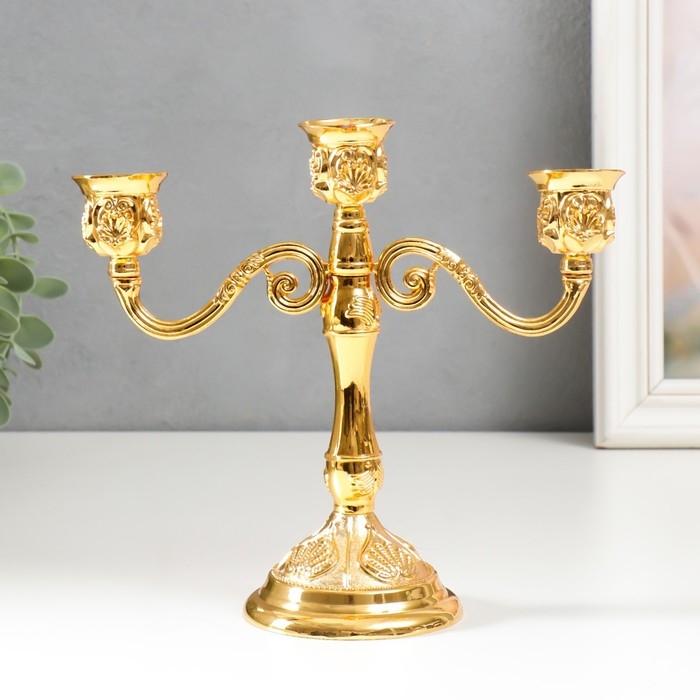 Подсвечник металл на 3 свечи  Подсвечник металл на 3 свечи "Резной лист" цвет золото 18х20,5х8,5 см