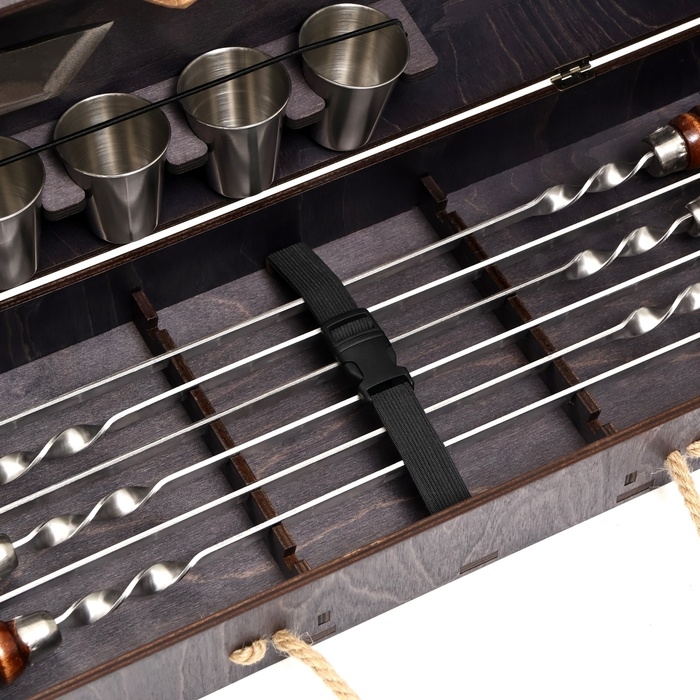 Набор с шампурами подарочный  Набор с шампурами подарочный "Медведь" с топором, в кейсе