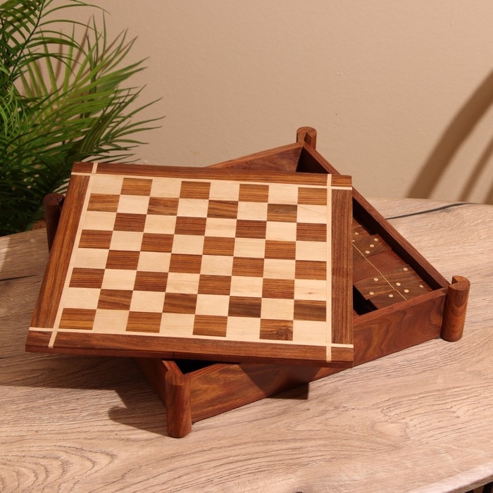 Игра настольная 4в1 (шахматы + домино + шашки + кубики), доска 35х35 см, дерево шишам Игра настольная 4в1 (шахматы + домино + шашки + кубики), доска 35х35 см, дерево шишам