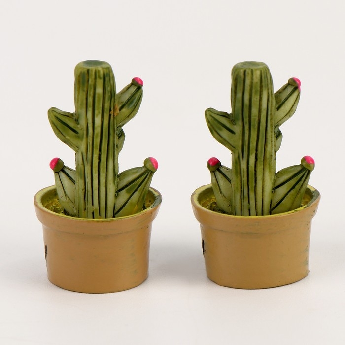 Миниатюра кукольная «Кактус в горшке», набор 2 шт., размер 1 шт. — 1,7 × 2,5 × 1,7 см Миниатюра кукольная «Кактус в горшке», набор 2 шт., размер 1 шт. — 1,7 × 2,5 × 1,7 см