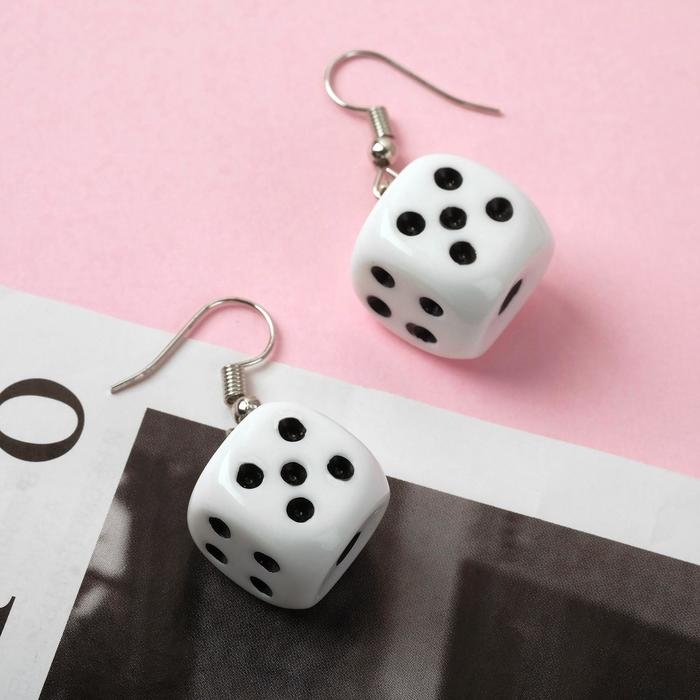 Серьги «Кости» игральные кубики, цвет чёрно-белый Серьги «Кости» игральные кубики, цвет чёрно-белый