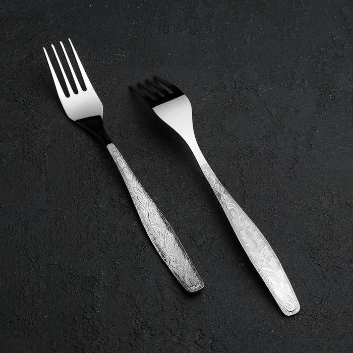 Вилка столовая «Уралочка», длина 19,5 см, толщина 2 мм, цвет серебряный Вилка столовая «Уралочка», длина 19,5 см, толщина 2 мм, цвет серебряный