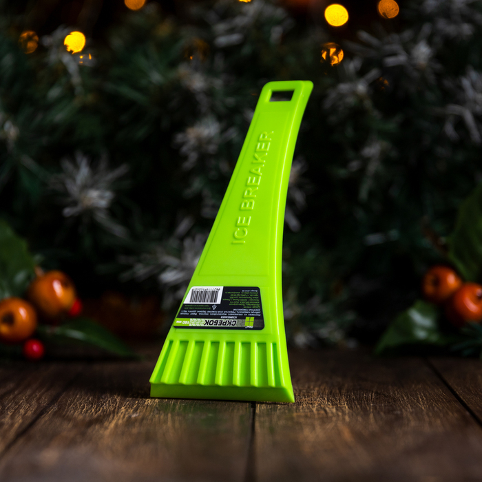 Подарочный набор автолюбителя Grand Caratt Подарочный набор автолюбителя Grand Caratt "Зимний": Скребок, размораживатель замков, ароматизатор, смазка