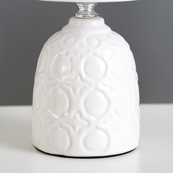 Настольная лампа Настольная лампа "Джастин" Е14 40Вт белый 13х13х25 см RISALUX