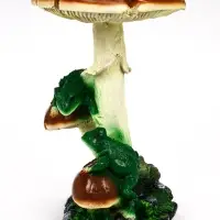 Садовая фигура 43 х_ х _ см зеленый полистоун Гриб тройной с двумя лягушками