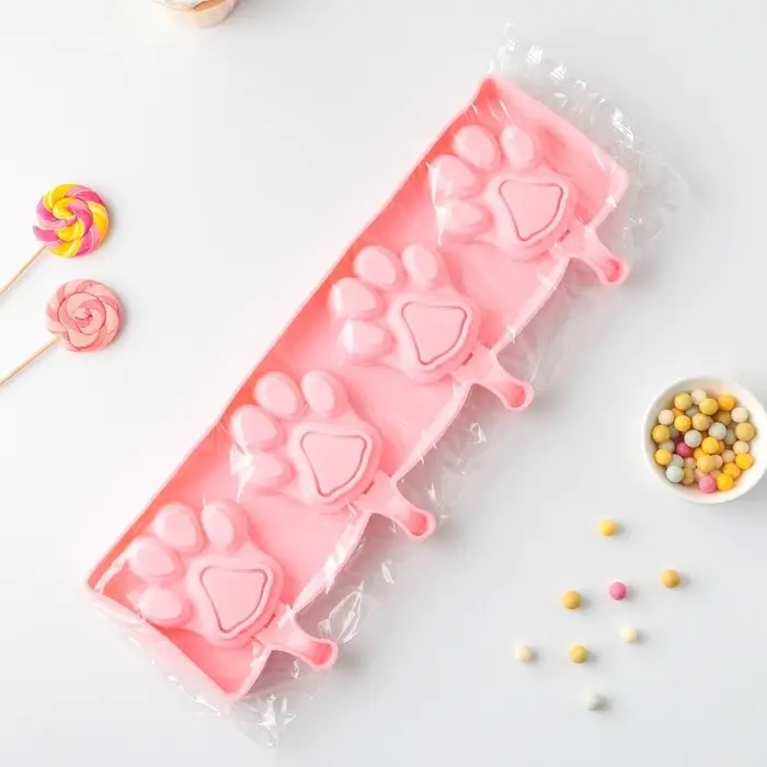 Форма для мороженого &laquo;Лапки&raquo;, силикон, 26&times;14 см, 4 ячейки (8.5&times;8.5 см), МИКС