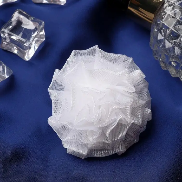 Резинка для волос бант «Школьница», волнушка, d=6 см, белая