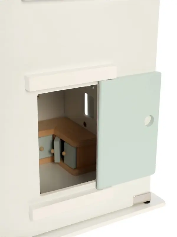 Кукольный домик с мебелью