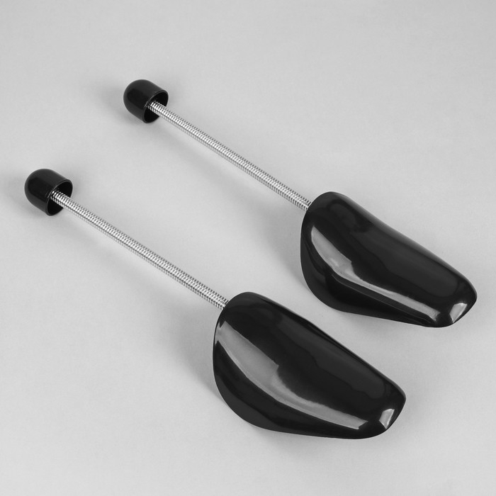 Колодки для сохранения формы обуви с пружиной, 39-45р-р, 2шт, цвет чёрный Колодки для сохранения формы обуви с пружиной, 39-45р-р, 2шт, цвет чёрный