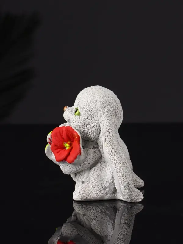 Фигура Фигура "Кролик с букетом" 7 см, серый