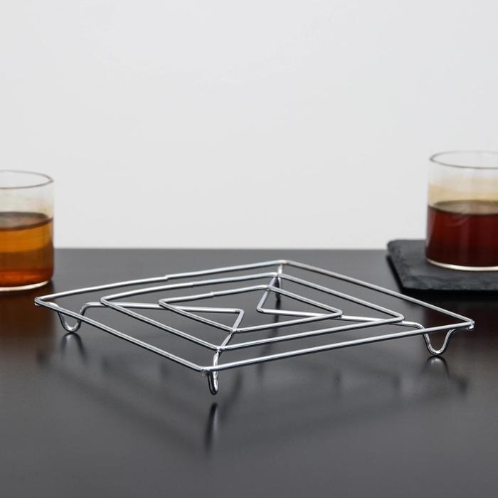 Подставка под горячее на ножках Доляна «Квадрат», 14×14×2 см, цвет хром Подставка под горячее на ножках Доляна «Квадрат», 14×14×2 см, цвет хром