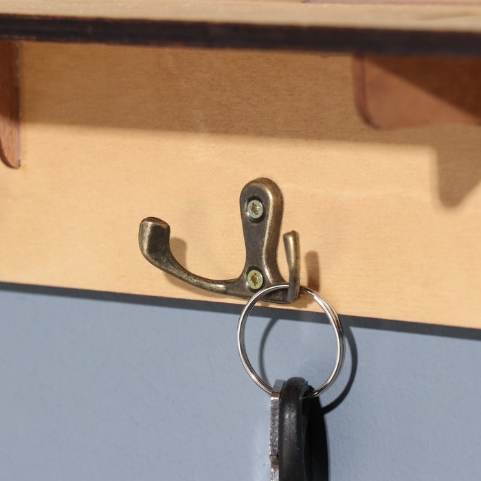 Ключница с полкой Ключница с полкой "Хорошо, когда ..." светлый цвет, 28х23х7,5 см