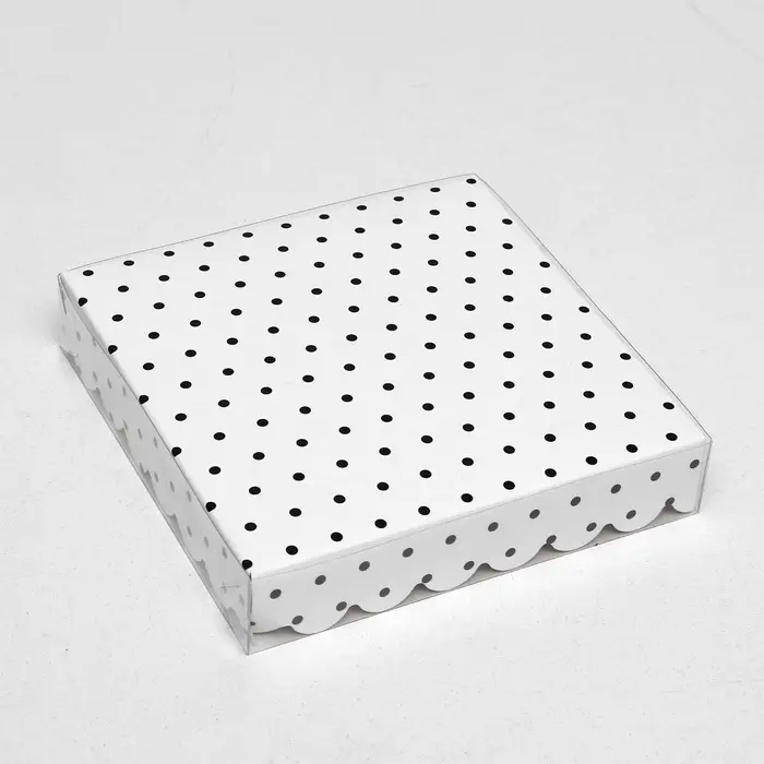 Коробочка для печенья с PVC крышкой «Горох», белая, 15×15×3 см Коробочка для печенья с PVC крышкой «Горох», белая, 15×15×3 см