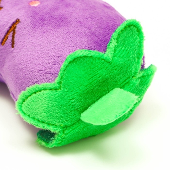 Игрушка для собак «Баклажан» с пищалкой, 11 см, фиолетовая Игрушка для собак «Баклажан» с пищалкой, 11 см, фиолетовая