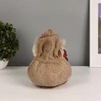 Фигурка - оберег &laquo;Домовой. Васек на мешковине, с красным мешком&raquo;, 26&times;21&times;21 см