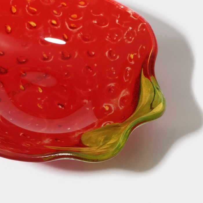 Миска стеклянная фигурная Доляна «Клубничка», 140 мл, 13×10,5 см Миска стеклянная фигурная Доляна «Клубничка», 140 мл, 13×10,5 см