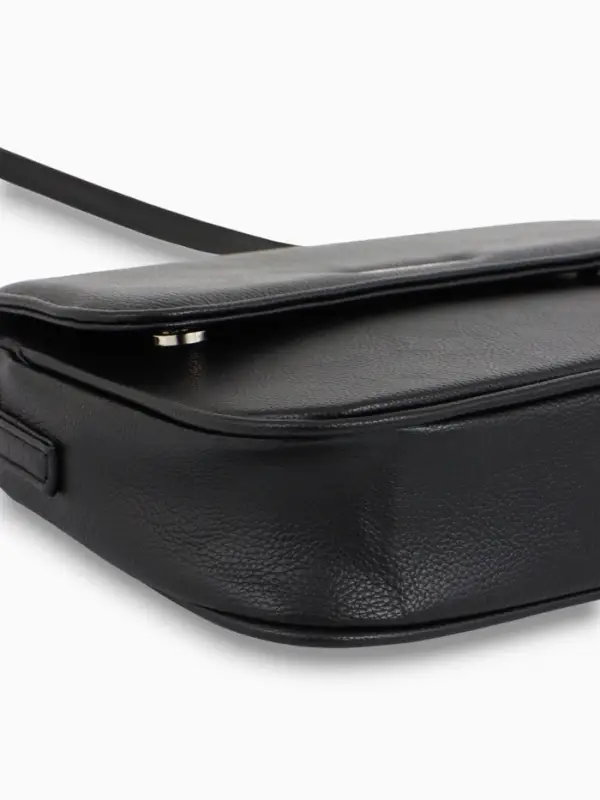 Сумка женская мессенджер TEXTURA на магните, 25&times;7.5&times;19 см, чёрный