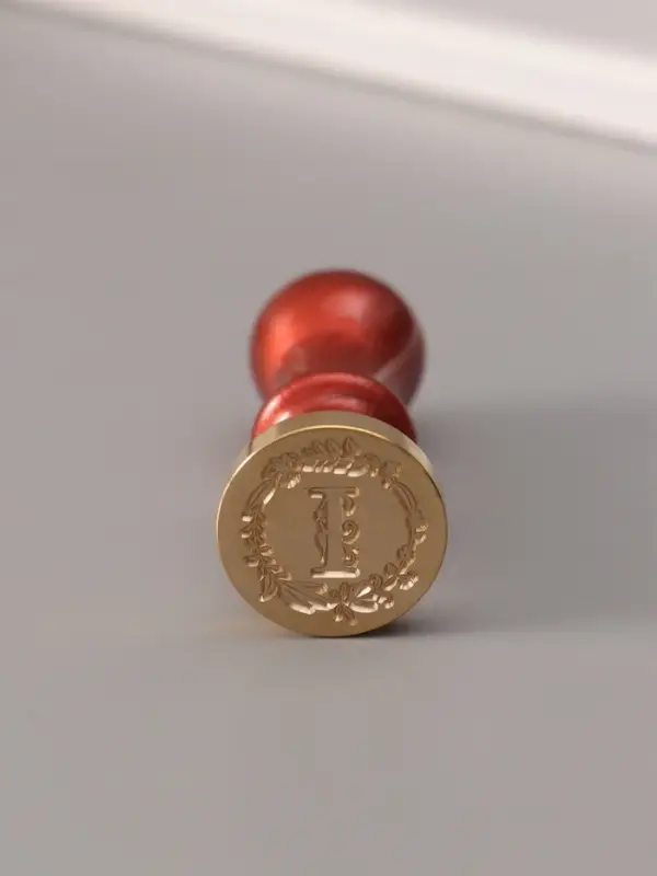 Печать для сургуча с пластиковой ручкой &laquo;Венок с буквой I&raquo;, 2.5&times;2.5&times;6.3 см