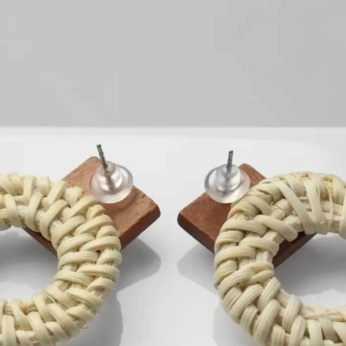 Серьги из дерева &laquo;Ваканда&raquo; стиль, плетёный круг, цвет бело-коричневый