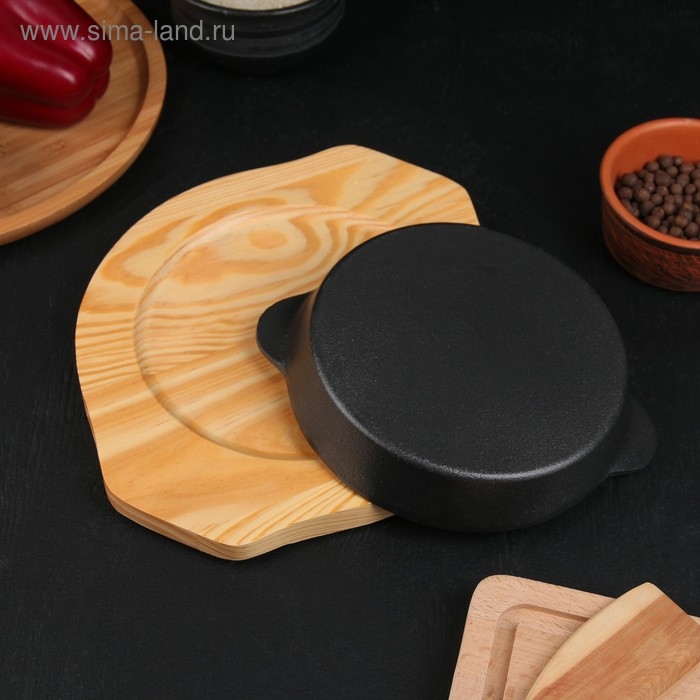 Сковорода «Круг с ручками», d=15,5 см, на деревянной подставке Сковорода «Круг с ручками», d=15,5 см, на деревянной подставке