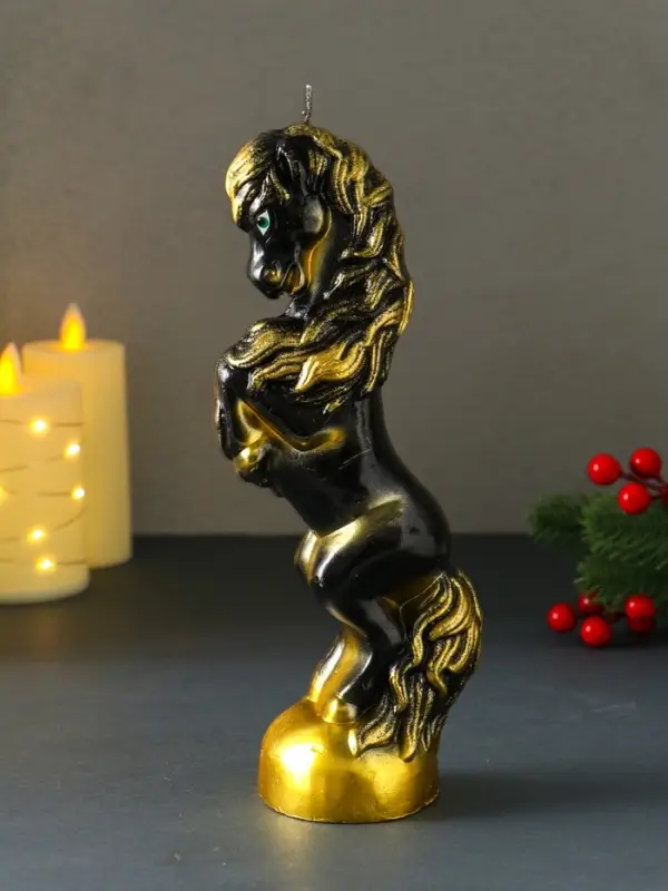 Свеча новогодняя "Конь на дыбах" чёрный 9х6,2х25,5 см