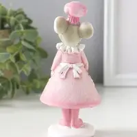 Сувенир полистоун "Мышка-поварёнок в розовом платье и колпаке, с ложкой" 6х4,5х13 см