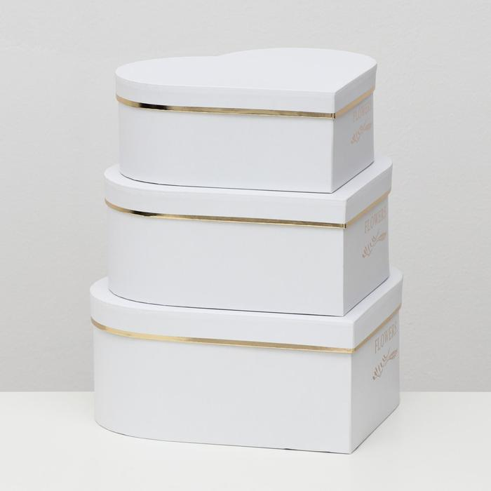 Набор коробок 3 в 1 Набор коробок 3 в 1 "Сердца" белый, 28.5x26x11-23.5x21x8.5 см 7082041