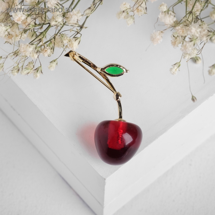 Брошь «Вишенка», цвет бордово-зелёный в золоте Брошь «Вишенка», цвет бордово-зелёный в золоте