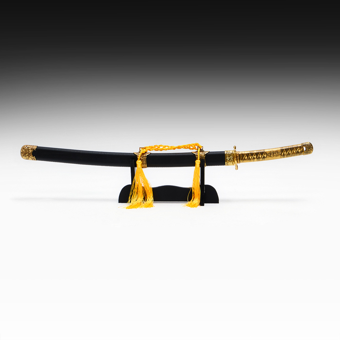 Сувенирное изделие Катана на подставке, бронзовая отделка Сувенирное изделие Катана на подставке, бронзовая отделка