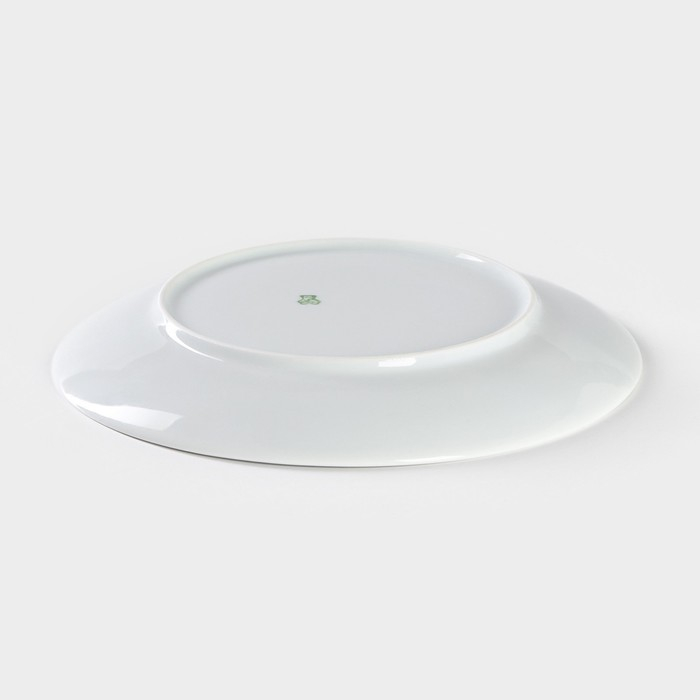 Тарелка фарфоровая «Лев», d=24 см, белая Тарелка фарфоровая «Лев», d=24 см, белая