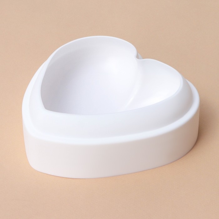 Форма для выпечки и муссовых десертов KONFINETTA «Сердце», силикон, 15,5×15,5×5,5 см, цвет белый Форма для выпечки и муссовых десертов KONFINETTA «Сердце», силикон, 15,5×15,5×5,5 см, цвет белый