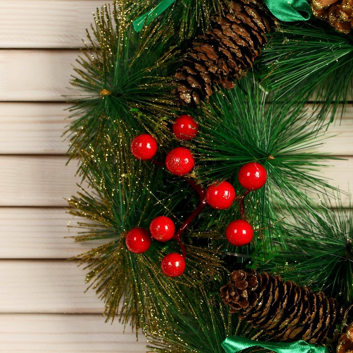 Венок новогодний d-30 см  Венок новогодний d-30 см "Лесная тайна"