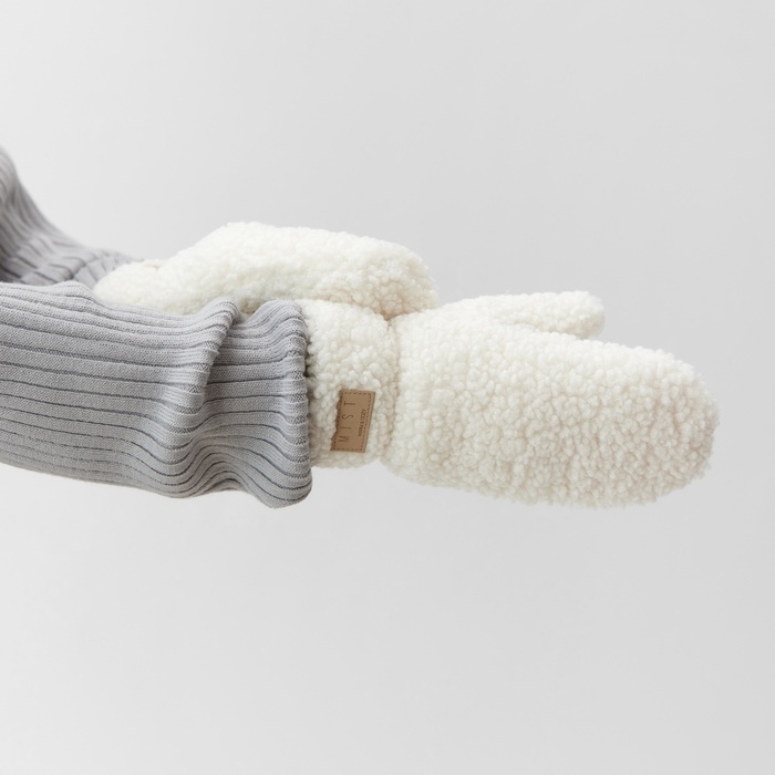 Варежки женские на иск. меху MIST, р-р. 26см, молочный