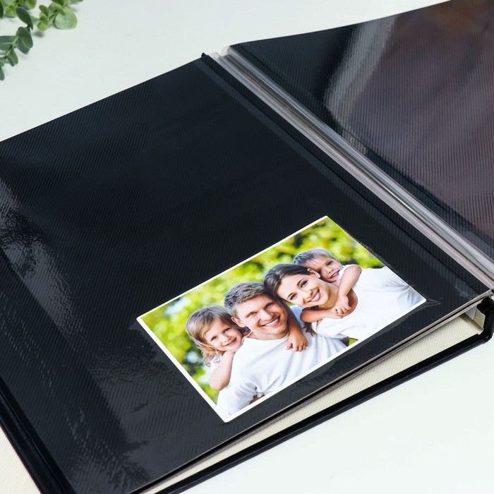 Фотоальбом магнитный 20 листов Фотоальбом магнитный 20 листов "Золотые графичные цветы на чёрном" в коробке 34х4х33 см