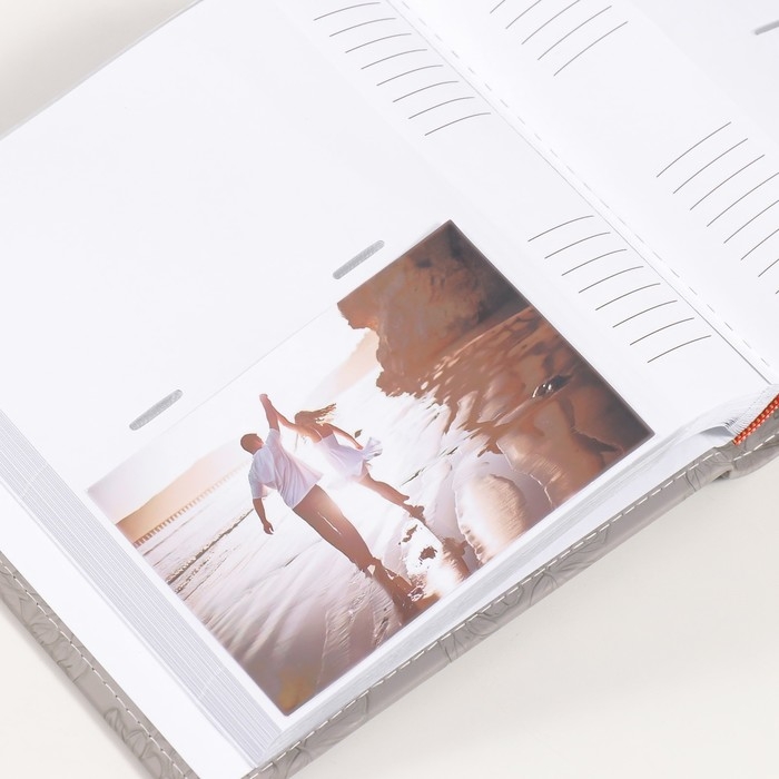 Фотоальбом на 200 фото 10х15 см кожзам Фотоальбом на 200 фото 10х15 см кожзам "Цветочная текстура" бумажные листы серый 5х23х22 см 104996