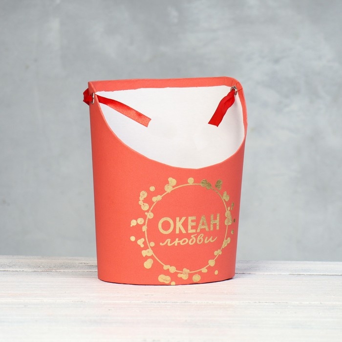Переноска для цветов, ваза Овал с тиснением  Переноска для цветов, ваза Овал с тиснением "Океан любви", красная 12,5 х 13,5 х 18 см