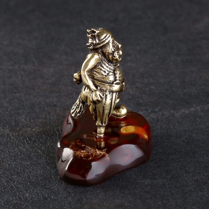 Сувенир Сувенир "Кот Пират", латунь, янтарь