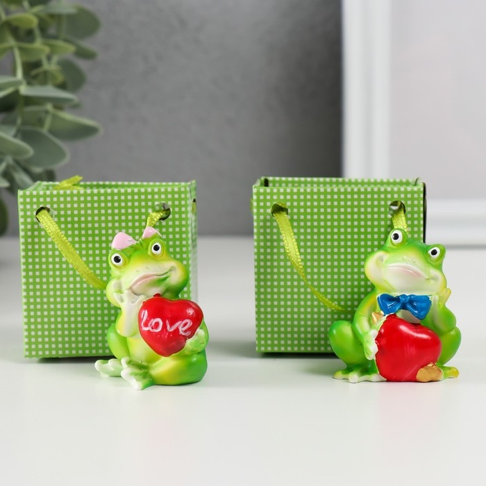Сувенир полистоун Сувенир полистоун "Влюбленная лягушка" МИКС 3х4,3х4,5 см