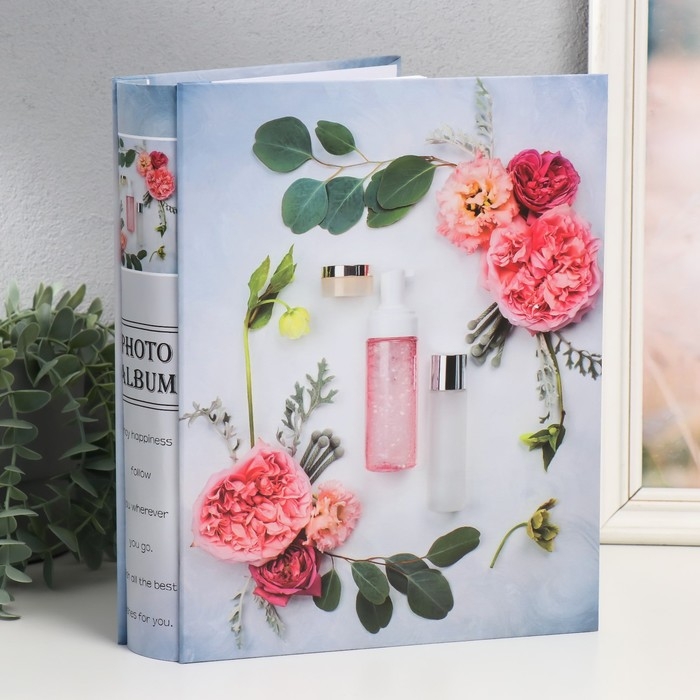 Фотоальбом на 200 фото 13х18 см Фотоальбом на 200 фото 13х18 см "Красота спасёт мир" зол/сер в коробке МИКС 5,8х23,7х29,8 см 99347