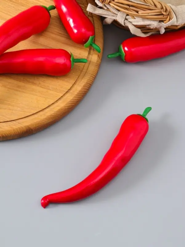 Муляж "Перец острый" 18 см, красный