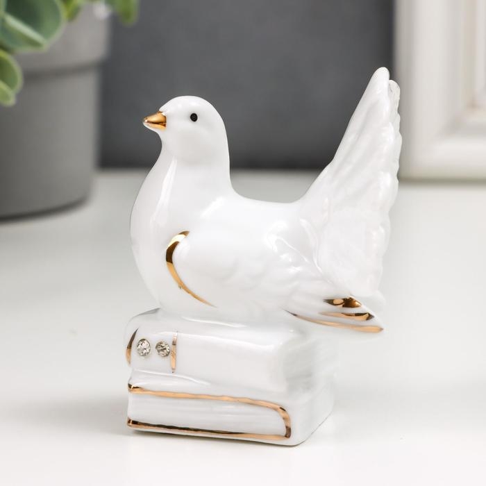 Сувенир керамика Сувенир керамика "Белый голубь на книгах/подарке" с золотом, стразы 7,5 см МИКС