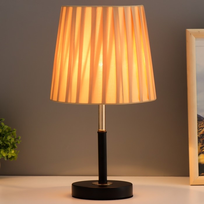 Настольная лампа Настольная лампа "Риволи" Е27 40Вт черный золото 19х19х36 см RISALUX