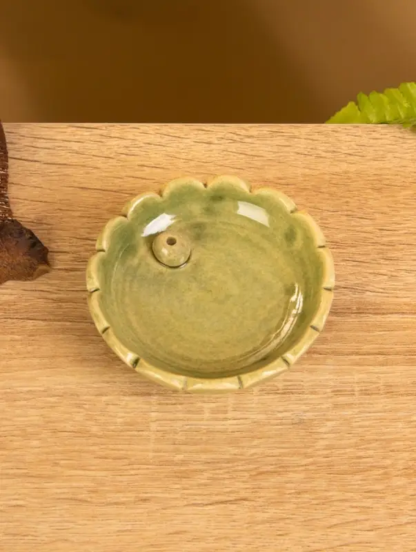 Подставка под благовония  Подставка под благовония "Растение" керамика, цв. зелёный, 8х8х2 см