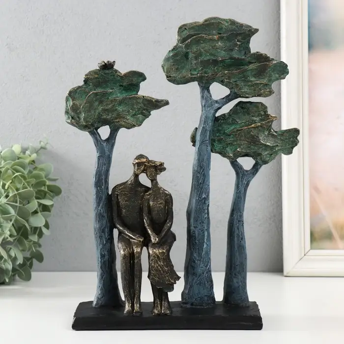 Фигурка полистоун &laquo;Двое в парке. Посидим&raquo;, под металл, 23.4&times;7.4&times;29.8 см