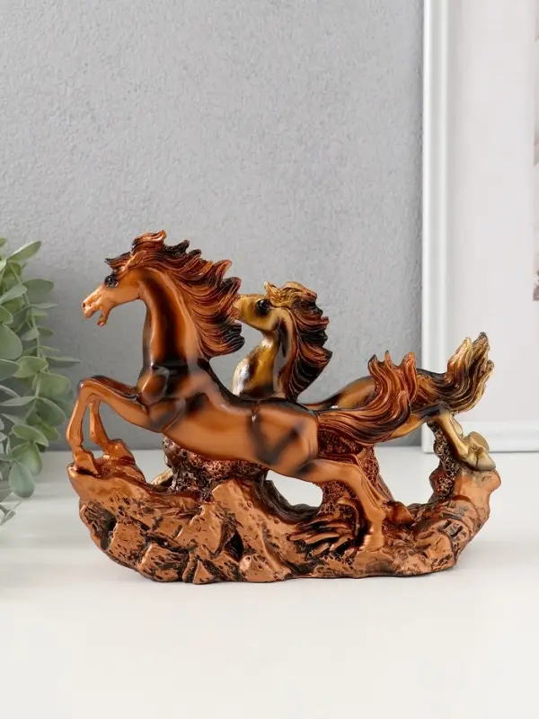 Сувенир полистоун Сувенир полистоун "Дикие лошади скачут в прериях" под бронзу 20х5,5х15 см